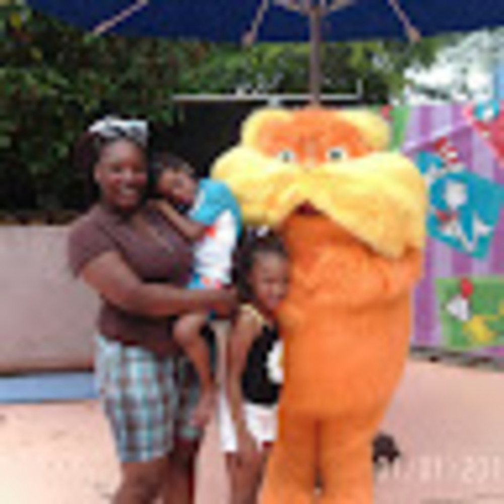 Meet your Posher, Dee